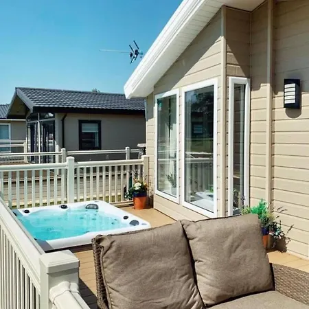 Heathery With Hot Tub Orman Evi York