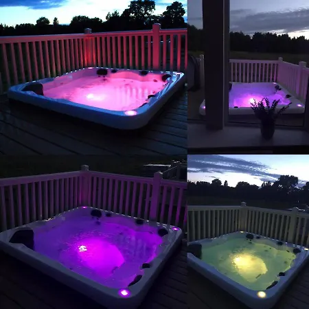 Heathery With Hot Tub Lodge *