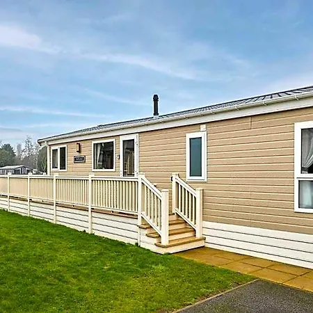 Lodge Heathery With Hot Tub