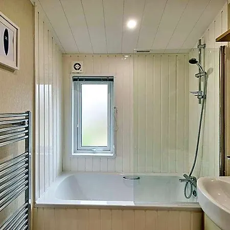 Lodge Heathery With Hot Tub York