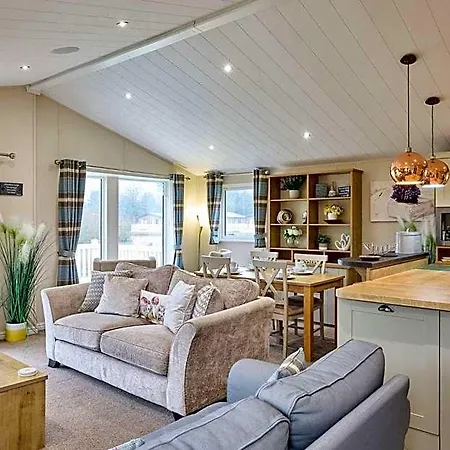 Lodge Heathery With Hot Tub York