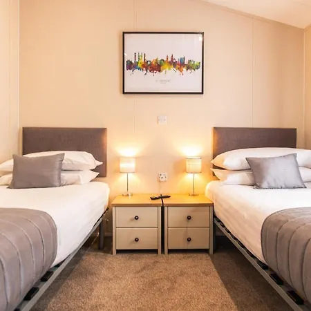 Heathery With Hot Tub אכסניה יורק